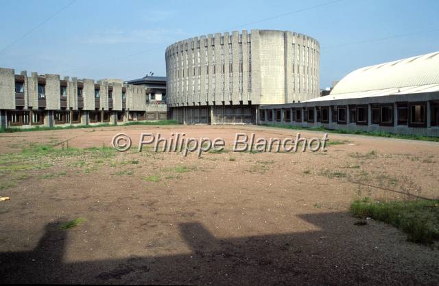 prison 01.JPG - Tour centrale, cellules et gymnaseMAF (Maison d'Arrêt des Femmes)Fleury-Mérogis, France